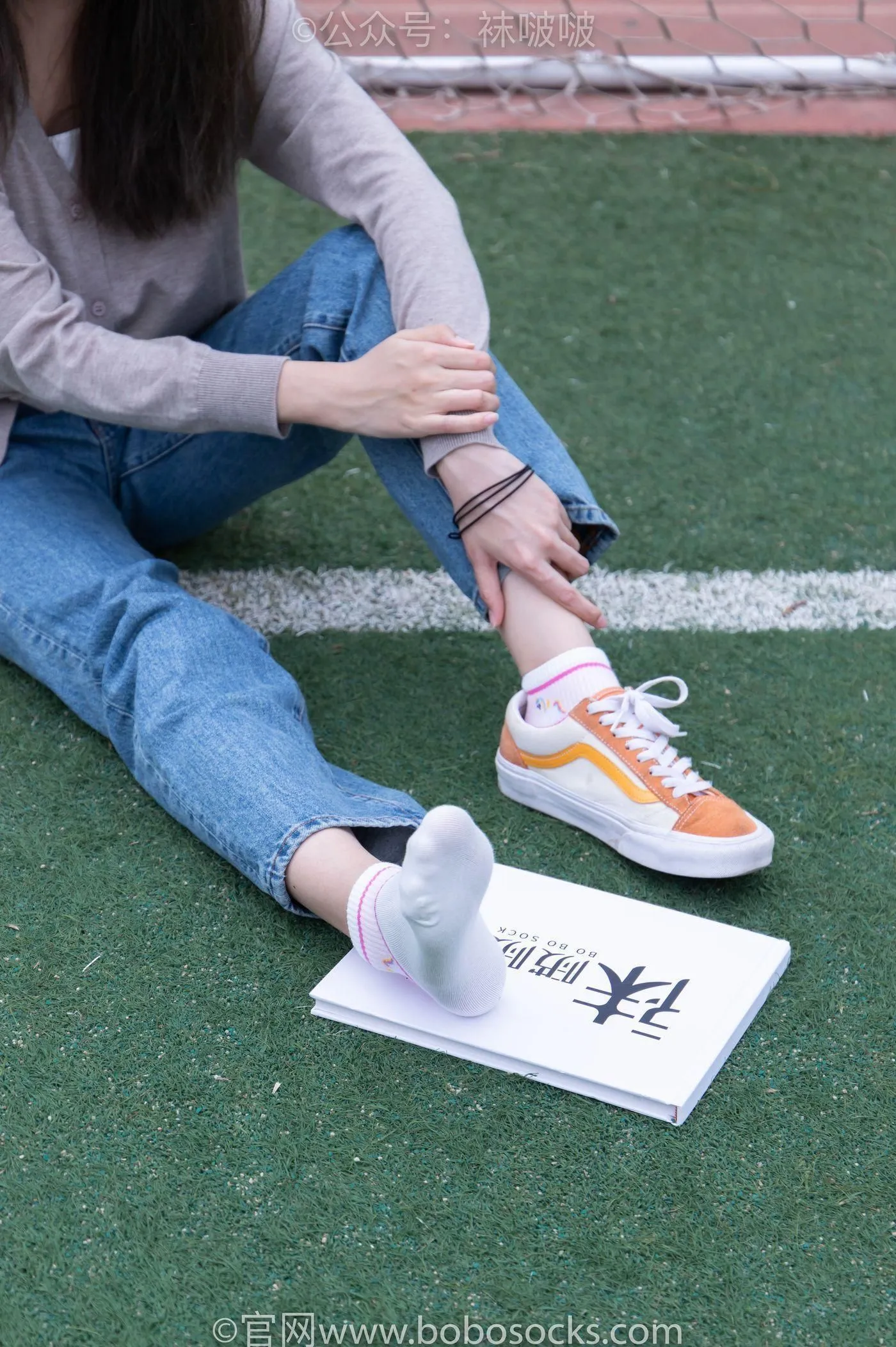 [BoBoSocks袜啵啵]NO.004 泡芙-vans帆布鞋、白棉袜、裸足 [127P]插图
